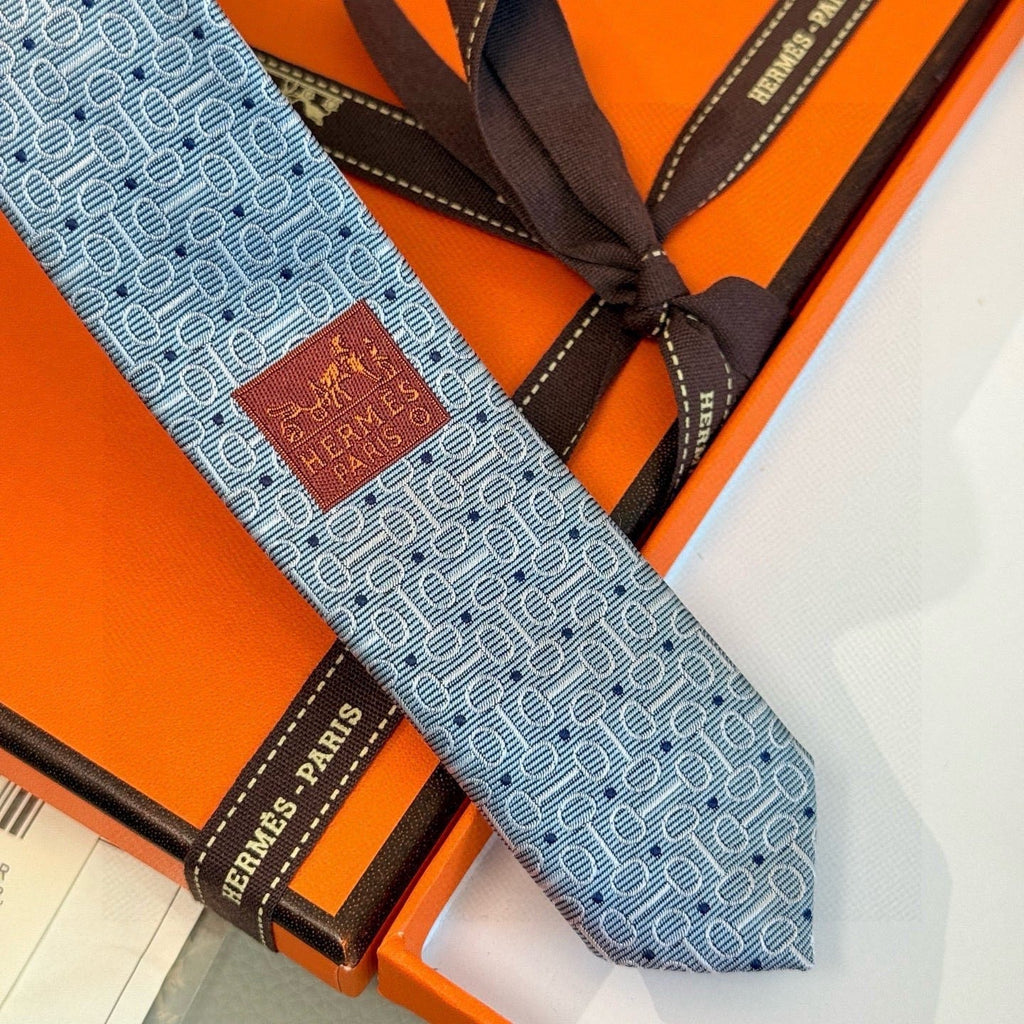 Hermes Style Men's Chain Motif Silk Tie