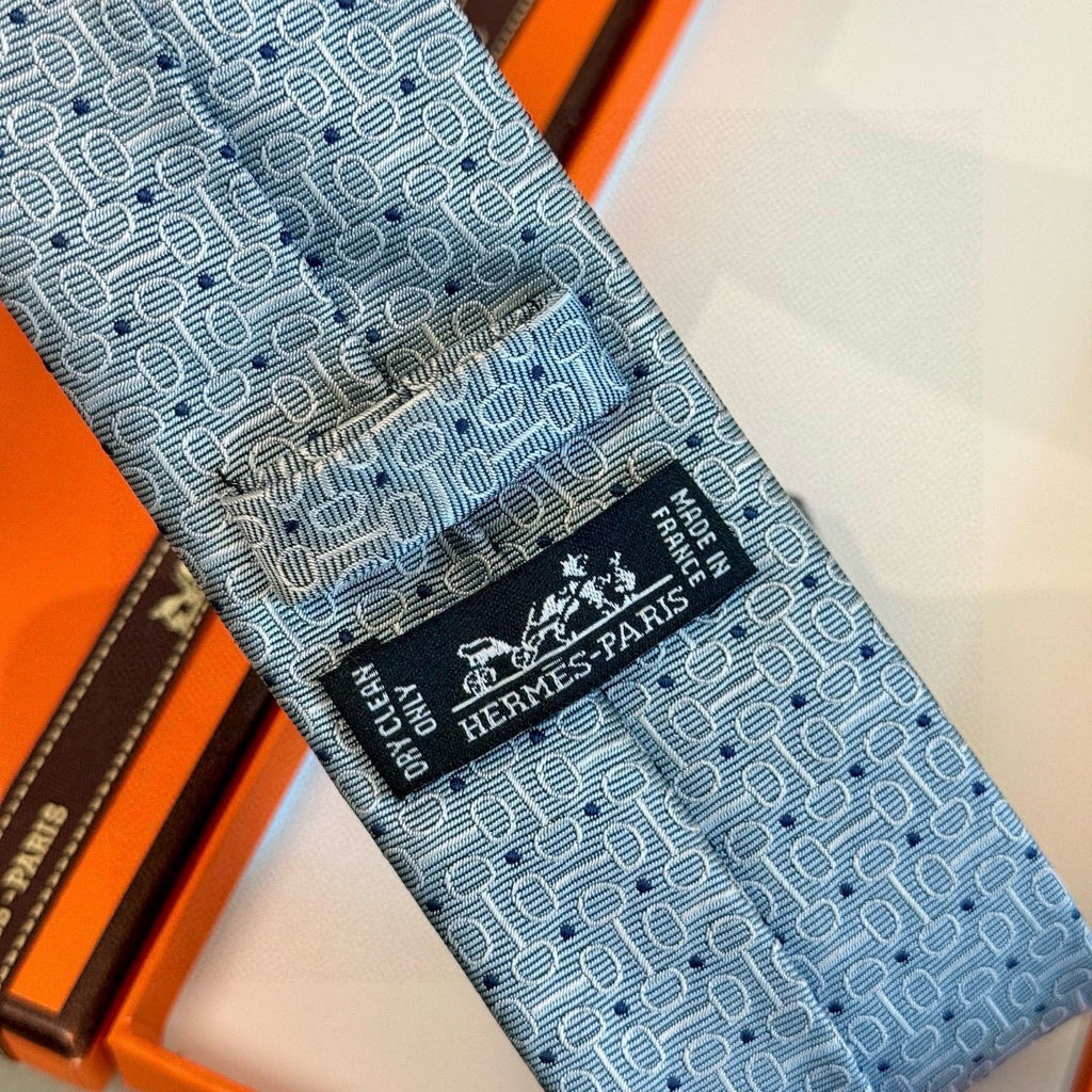 Hermes Style Men's Chain Motif Silk Tie