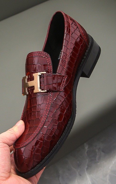 Hermès Burgundy Crocodile-Pattern Loafers