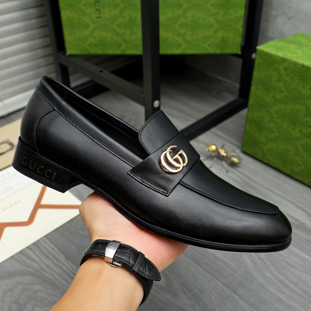 Gucci Black Loafers with Gold-Tone Hardware