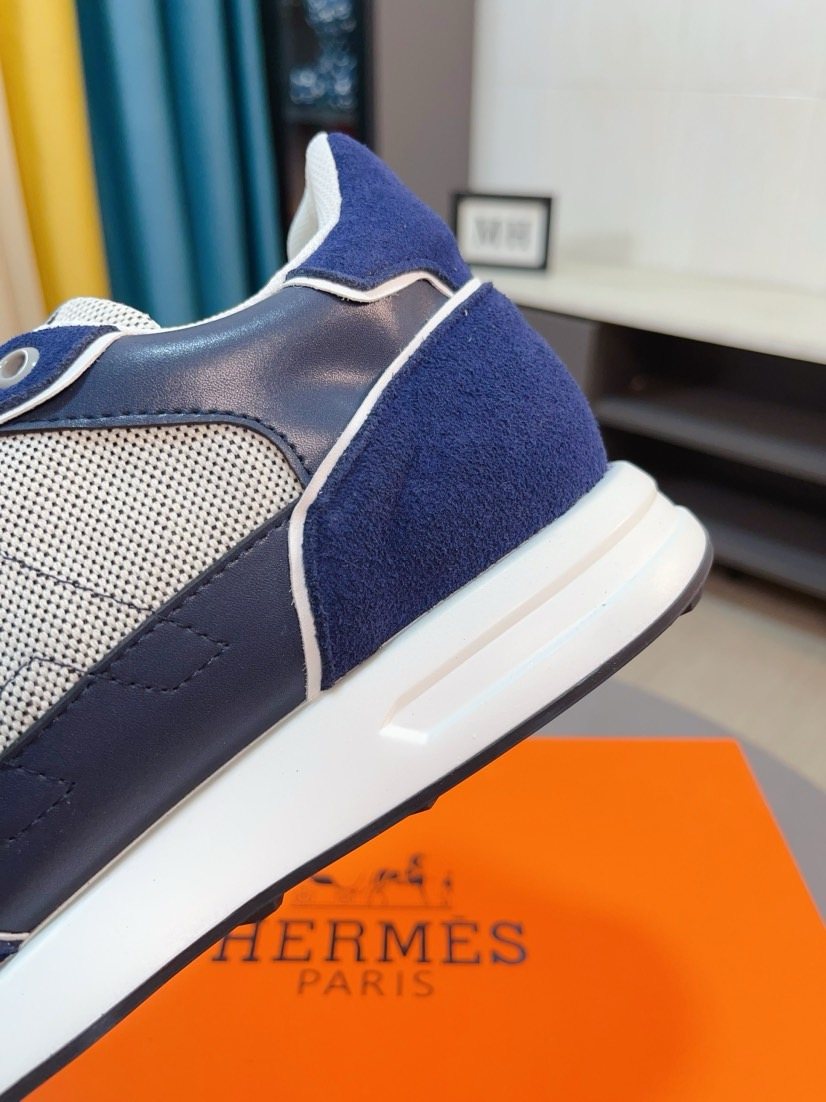 Hermès Navy Blue H-Detail Low-Top Sneakers