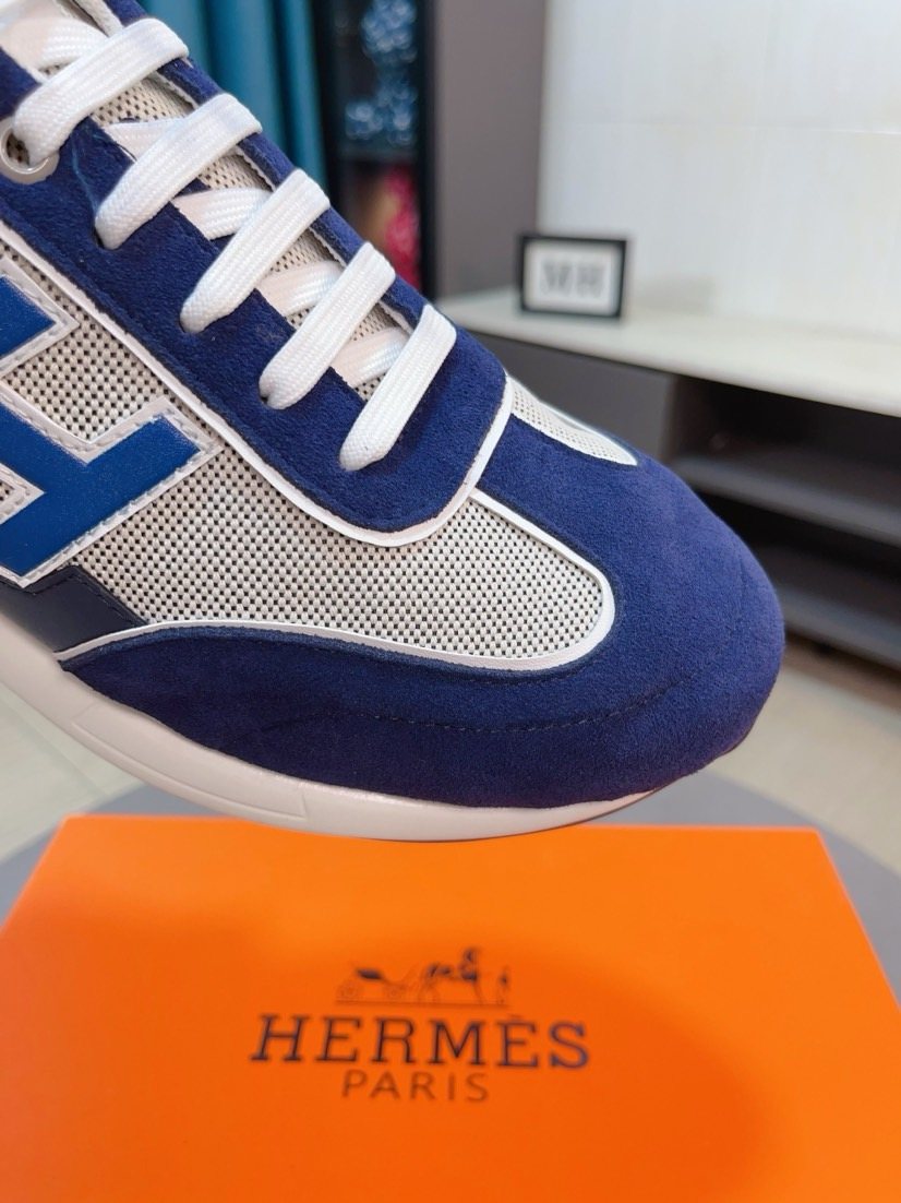 Hermès Navy Blue H-Detail Low-Top Sneakers