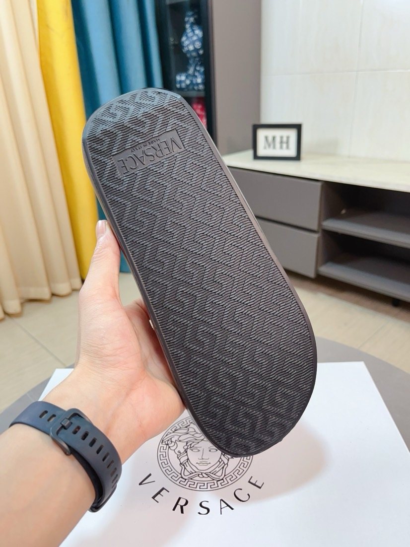Versace Men's Patterned Emblem Slide Sandals
