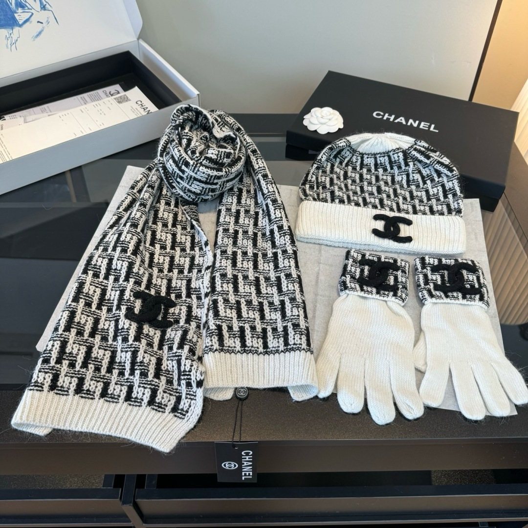 Chanel Black and Ivory Knit Accessory Set