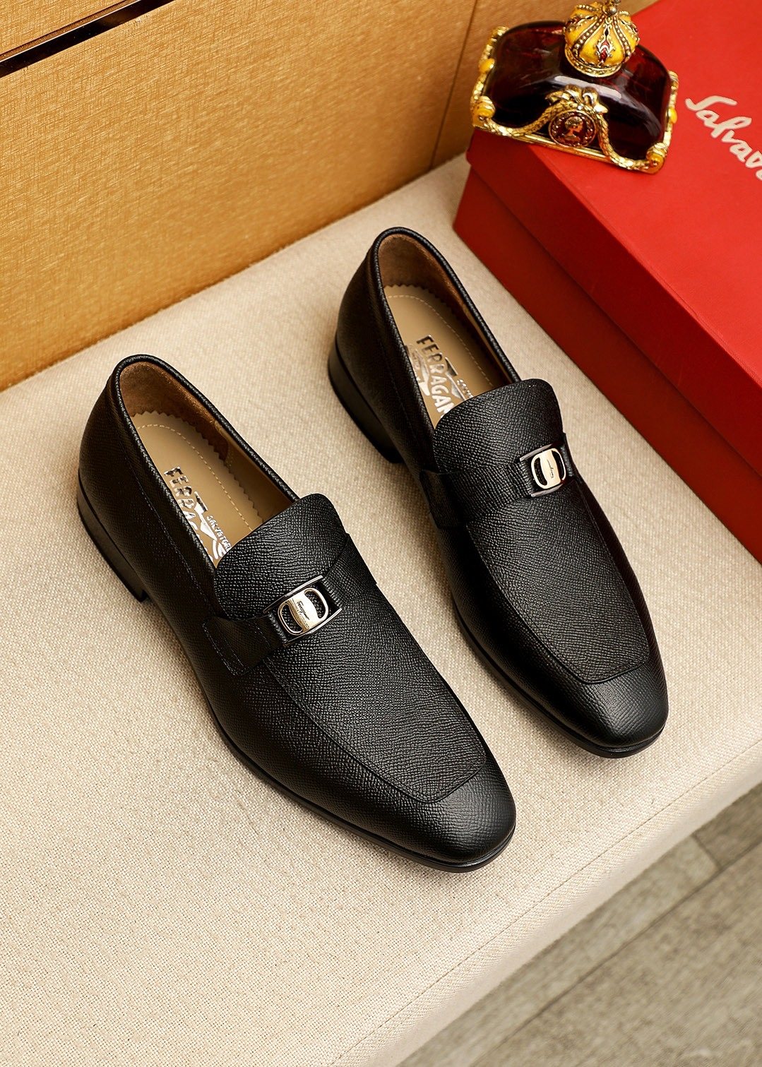 Ferragamo Men's Black Buckle Loafers - Low-Profile Heel