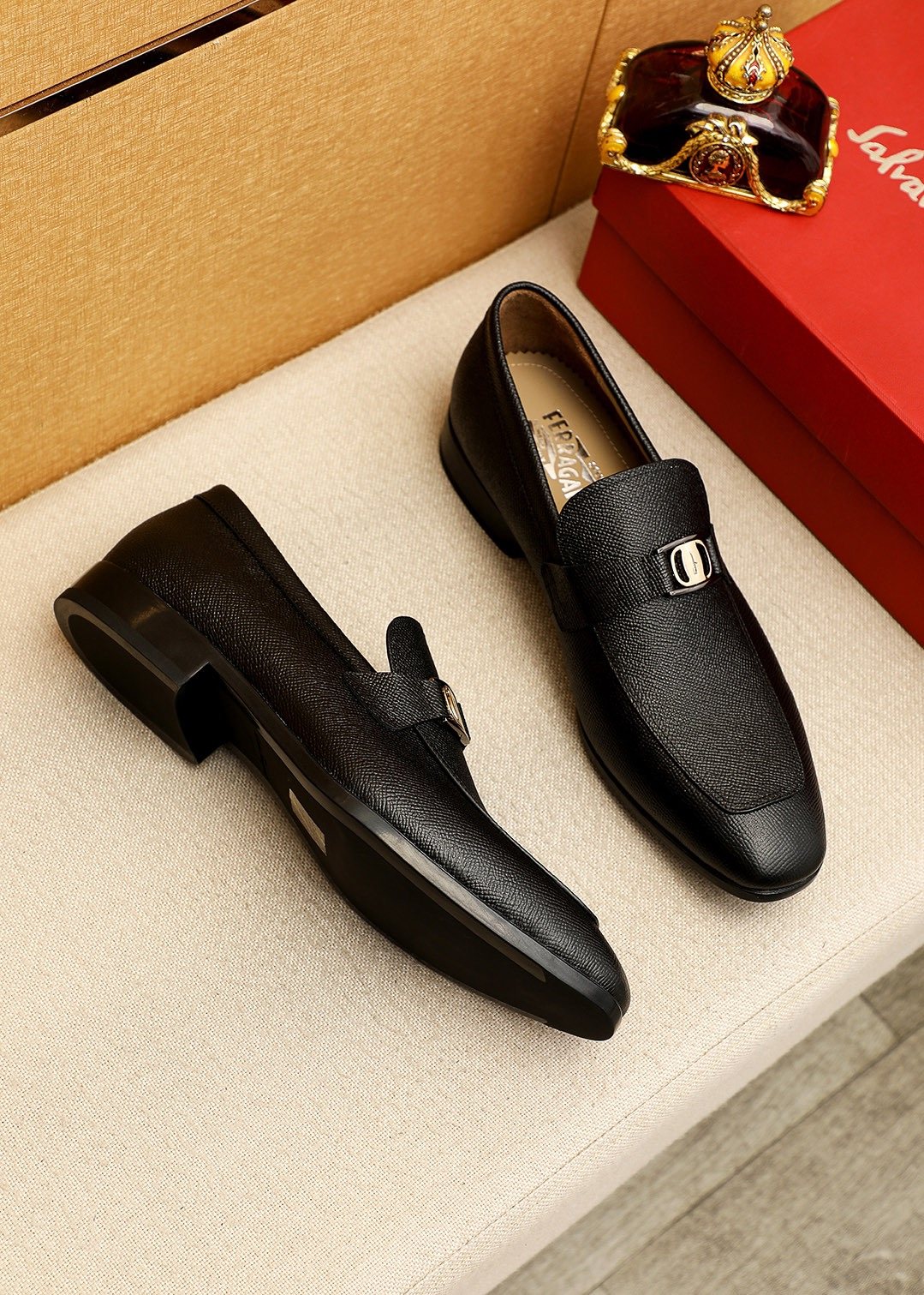 Ferragamo Men's Black Buckle Loafers - Low-Profile Heel
