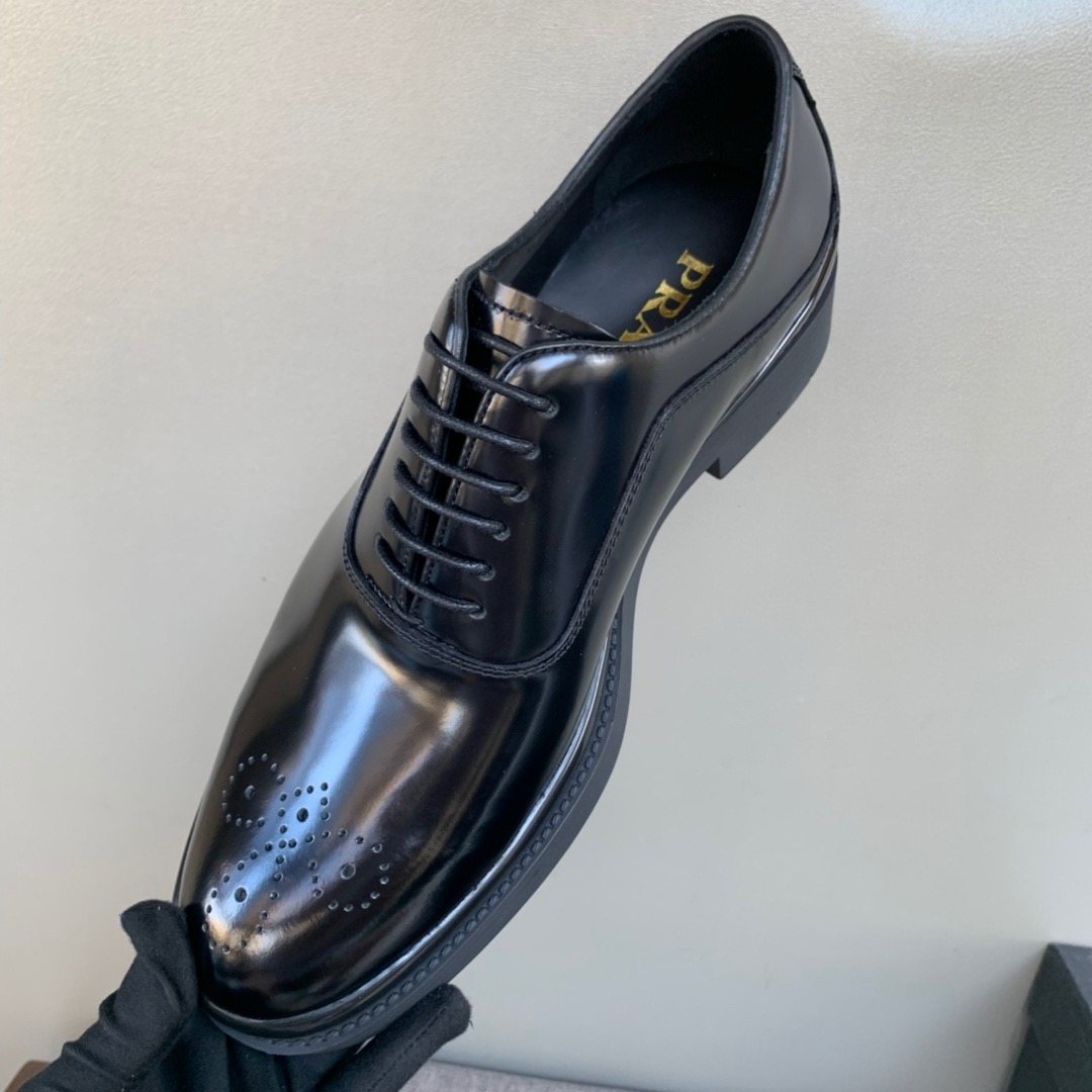 Prada Black Brogue Lace-Up Dress Shoes - Cowhide Lining