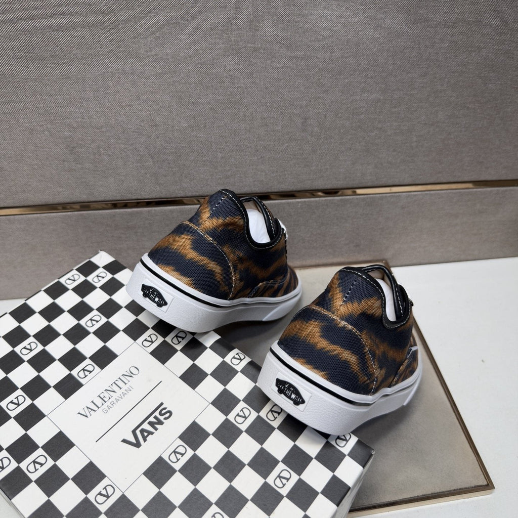 Vans Men's Tiger Stripe Low-Top Sneakers