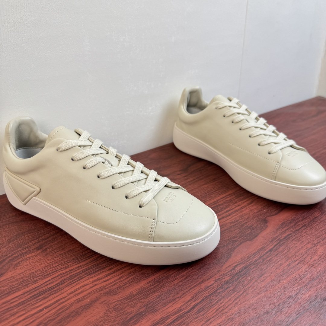 Prada Men's Triangle Detail Low-Top Sneakers