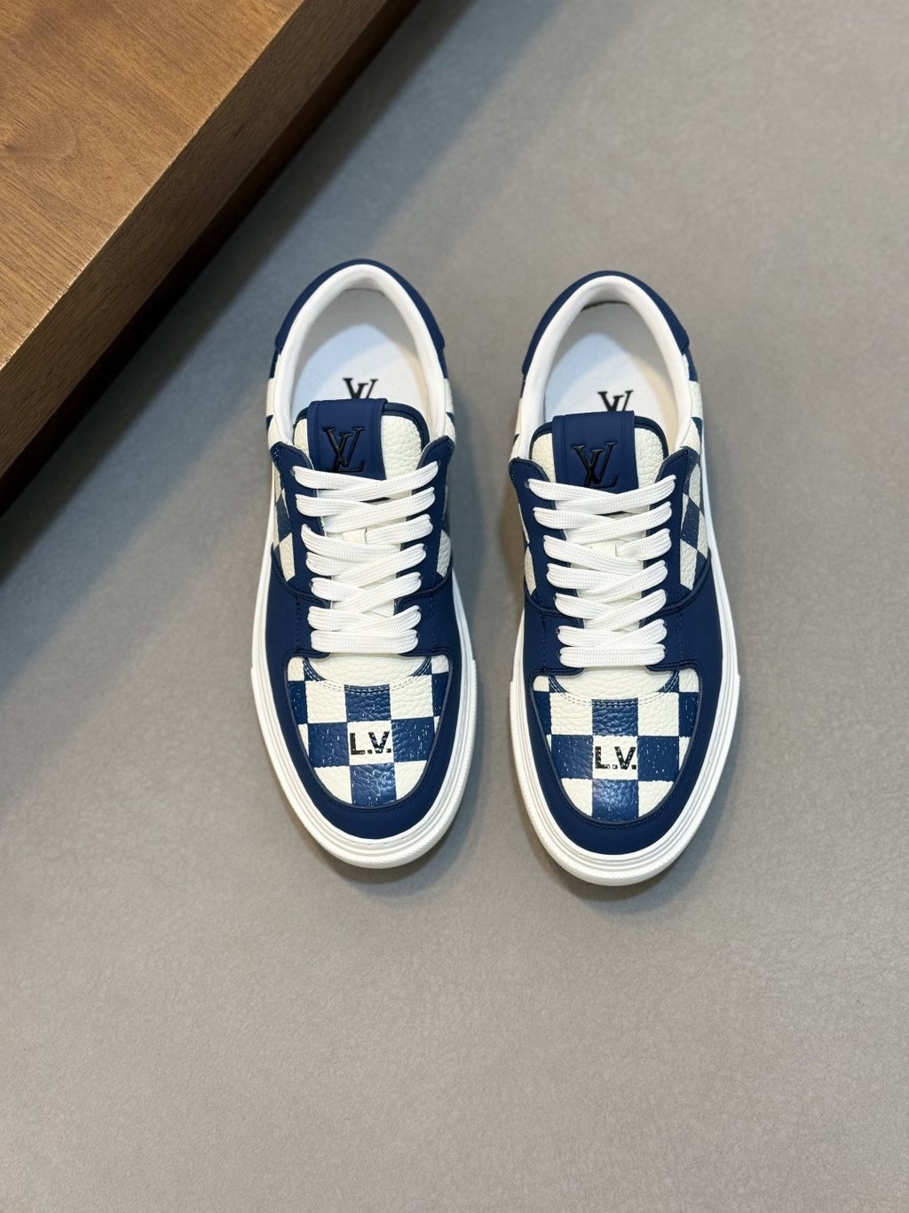 Louis Vuitton Checkerboard Low-Top Sneakers