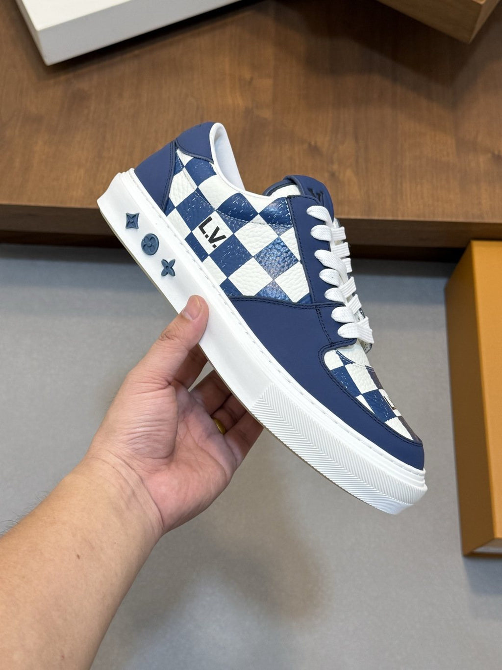 Louis Vuitton Checkerboard Low-Top Sneakers