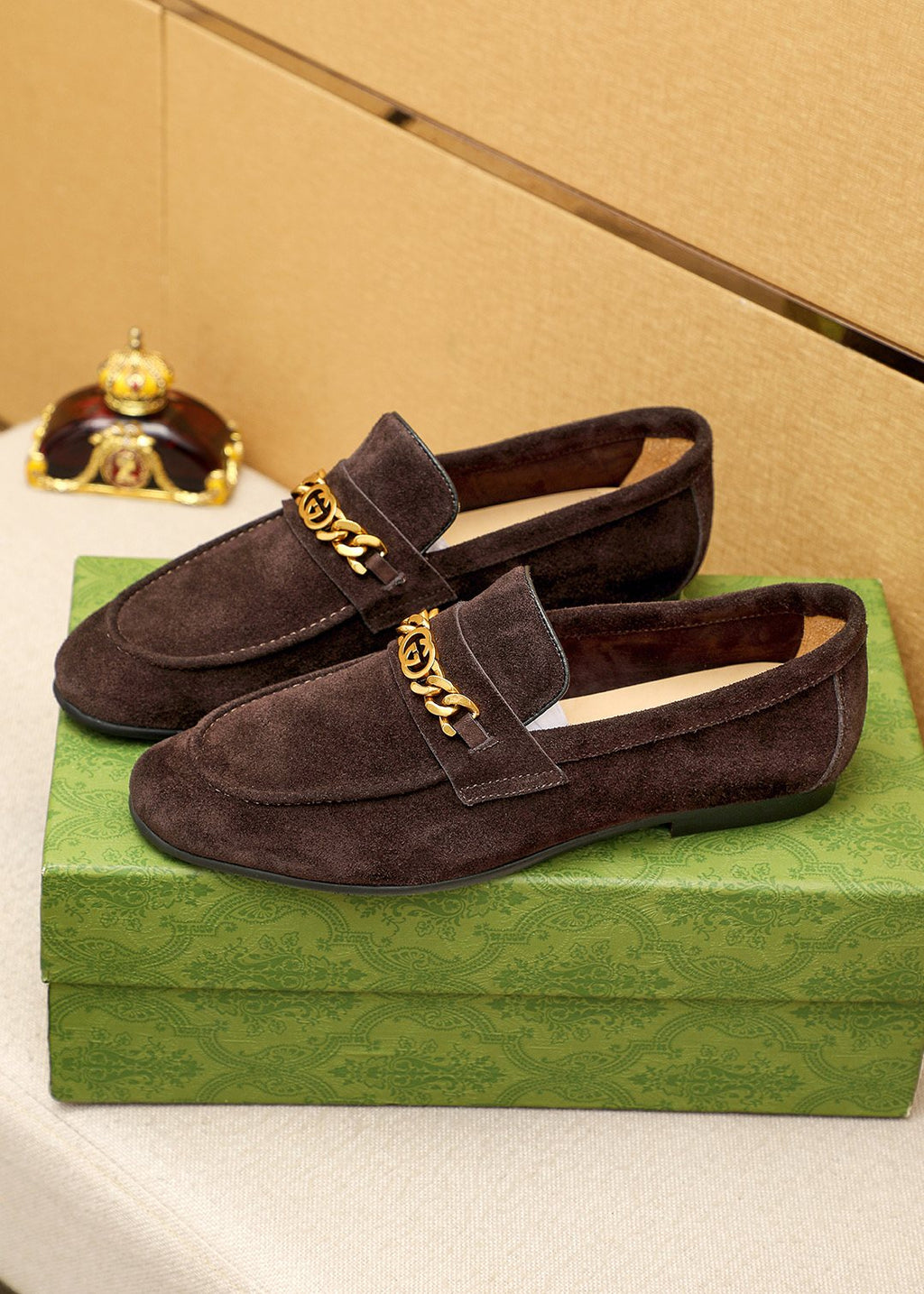 Gucci Chain Detail Loafers