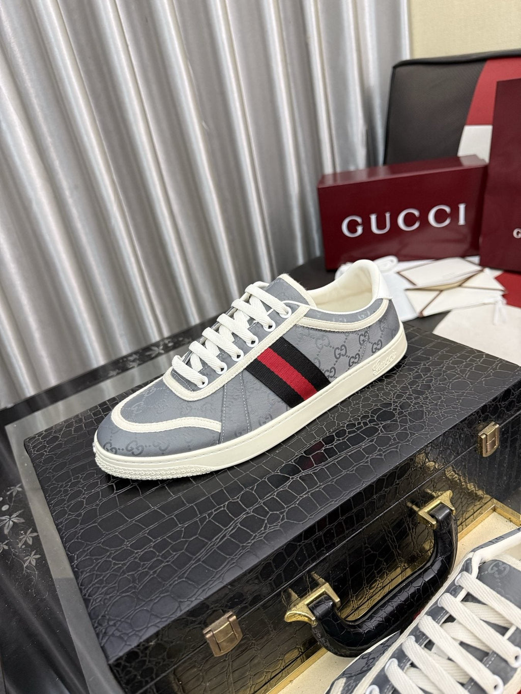 Gucci Striped Low-Top Sneakers